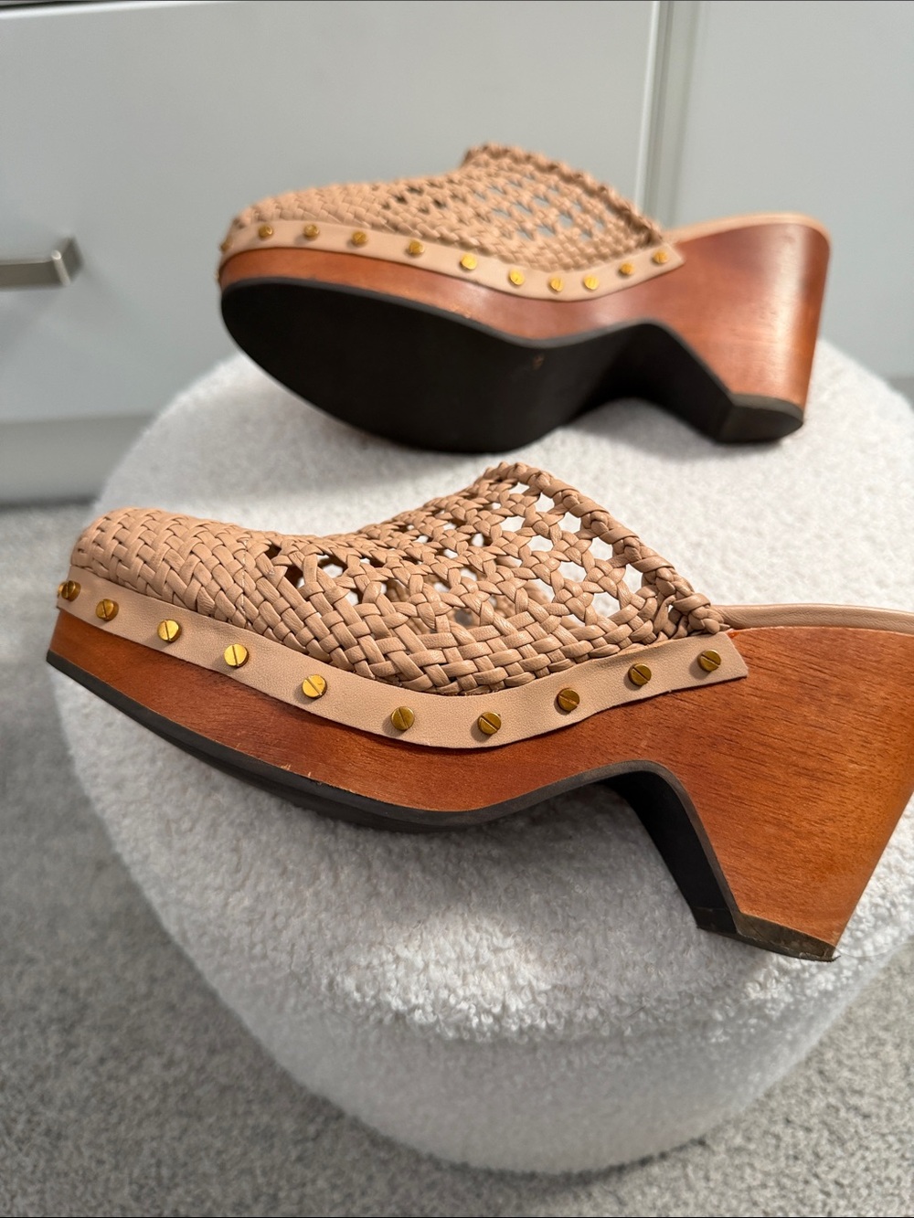 Veronica Beard Woven Tan Clog Mules - Picture 6 of 8
